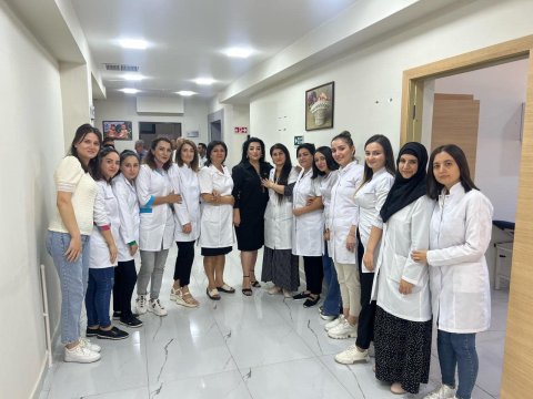 Deputat Bərdədə yeni klinikaya baş çəkib