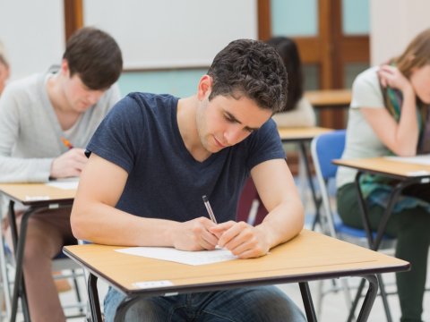 Ali məktəblərə qeydiyyat başa çatır