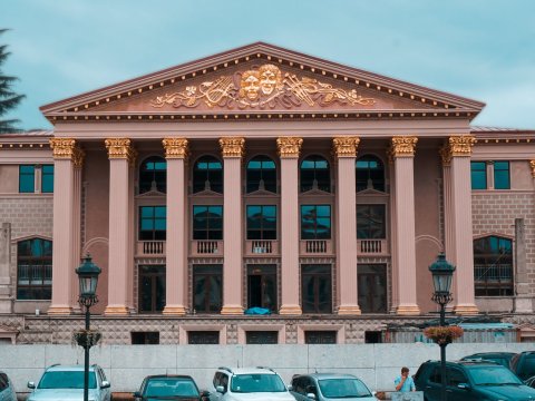 Gürcüstanda 5 min uşaq təhsildən kənarda qalıb