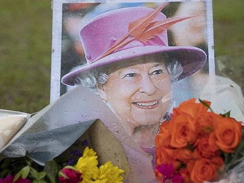 Ruslar kraliçanın dəfninə buraxılmayacaq