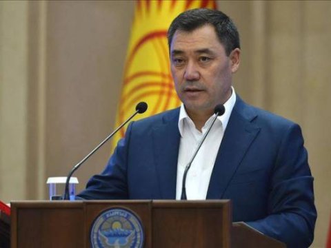 Qırğızıstan prezidenti sərhəddəki gərginlikdən narahatdır