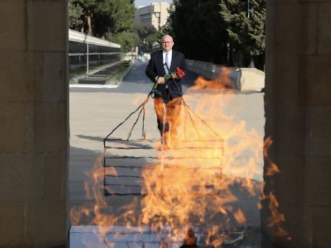 Filip Riker Şəhidlər xiyabanını ziyarət etdi