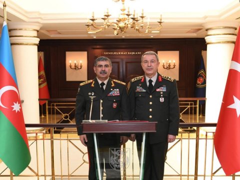 Hulusi Akar Zakir Həsənovu təbrik etdi