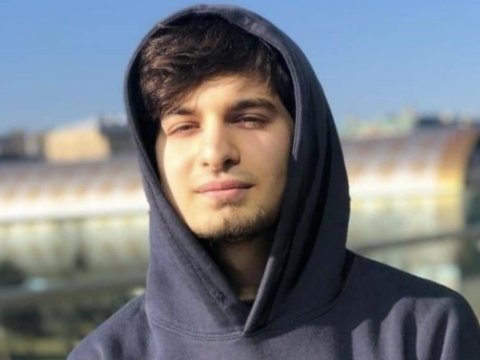 Xarici görünüşünü bəyənməyən tələbə özünü öldürdü