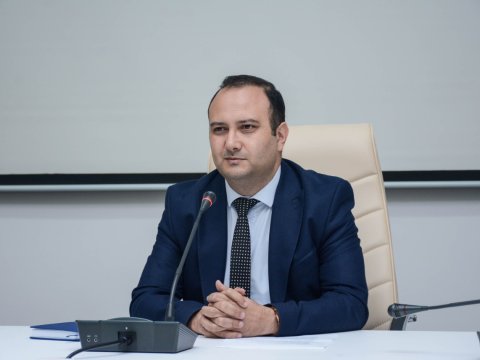 İlahiyyat İnstitutunun rektoru: “Belə şüarlar dinə xidmət deyil”