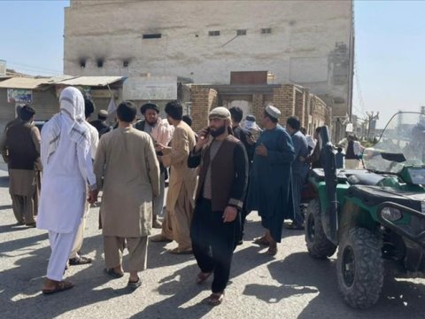 Məsciddə insanlara bıçaqla hücum edildi