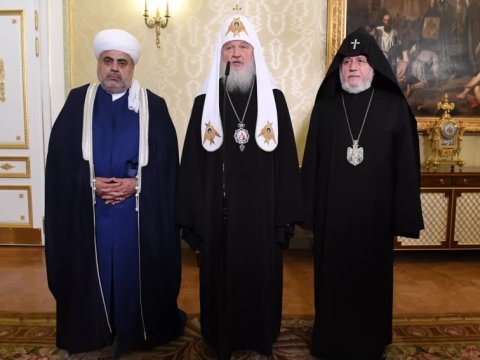 Rus Pravoslav Kilsəsi II Qareginlə Allahşükür Paşazadəni görüşdürə bilər