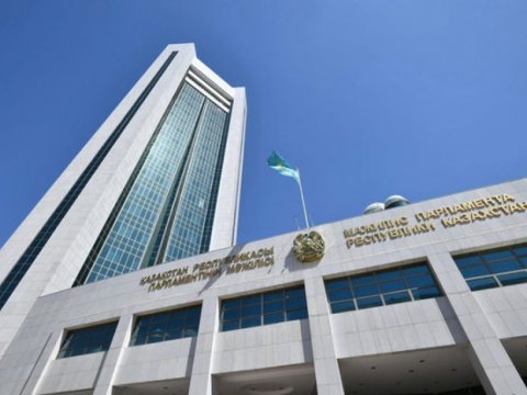 Qazaxıstanda prezidentlik müddəti 7 il oldu