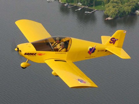 ABŞ-da iki təyyarə toqquşub - Ölənlər var 