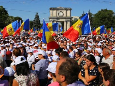 Moldovada etirazlar başladı - Sandunun istefası tələb olunur
