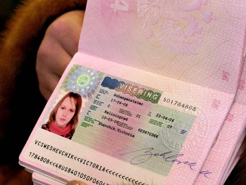 Polşa rusların ölkəyə girişini çətinləşdirdi