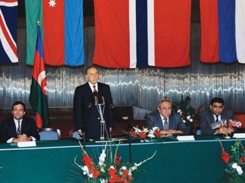 “Əsrin müqaviləsi”nin imzalanmasından 28 il ötür