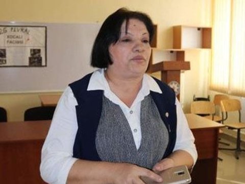 Müəllimlərdən pul tələb edən direktor işdən çıxarıldı