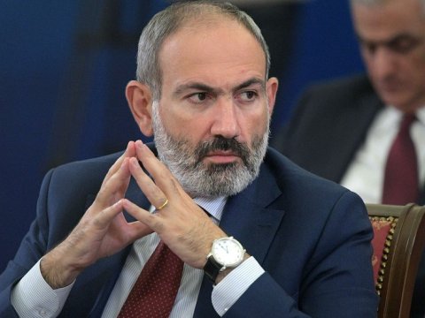 Moskva Paşinyana “qulaqburması” verib