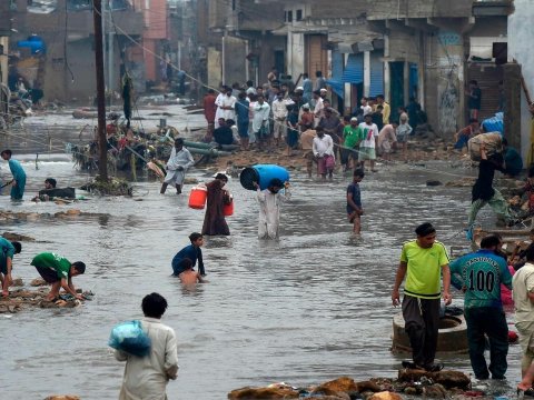 Daşqınlar böyük faciəyə səbəb oldu - 324 nəfər ölüb