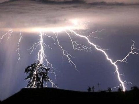 İldırım 12 nəfərin ölümünə səbəb oldu