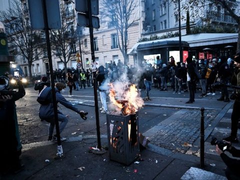 İrandakı aksiyalar Fransaya çatdı - Parisdə qarşıdurma