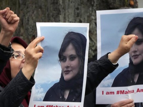 İranda qadınlara qarşı hicab qətliamı - FOTOLAR