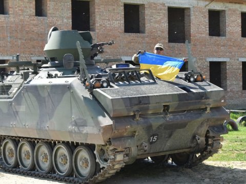 Litva Ukraynaya zirehli texnikalar göndərdi