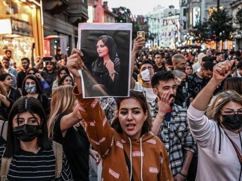 İran inqilabının triggeri - HİCAB