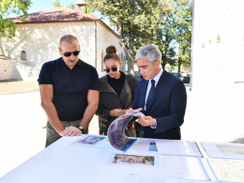 Prezidentlə xanımı Mehmandarovların malikanə kompleksində - FOTO