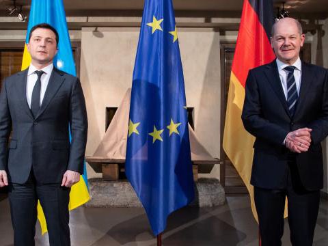 Şolts Zelenskiyə vədlər verdi