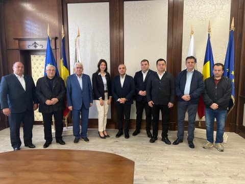 Deputatlar Rumıniyada görüşlər keçirib - FOTOLAR