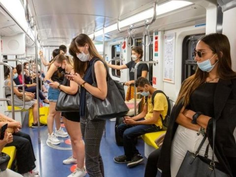 Bu ölkədə də maska tələbi ləğv edilir