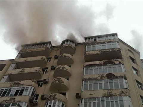 Yaşayış binasında yanğın, 37 nəfər təxliyə edildi - YENİLƏNİB