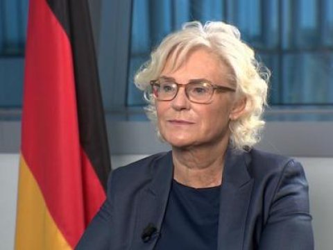 Müdafiə naziri Ukraynaya gizli səfər edib