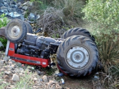 Traktor aşdı, 22 nəfər göldə boğuldu