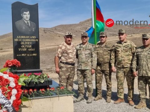 General Bərxudarov Əliyar Əliyevin məzarı önündə - FOTOLAR