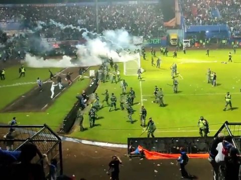 Stadionda baş verən iğtişaşda 32 uşaq ölüb