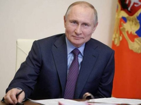 “Biz sizinləyik” - Azərbaycanlılar da Putinə dəstək oldular
