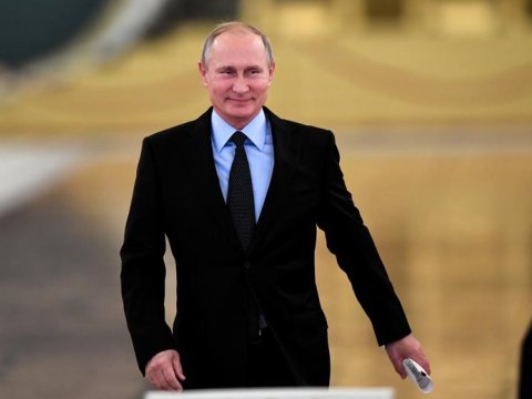 Liderlərin Putinə ad günü hədiyyəsi: traktor, qarpız...