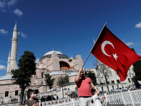 Türkiyə Qərb və Rusiya arasında dialoq qurmaq İSTƏYİR 