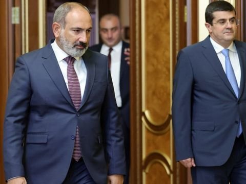 Paşinyan Arayiki devirir - Erməni mətbuatı YAZIR