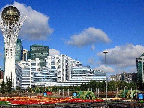 Qazaxıstan Kiyevdəki diplomatlarını təxliyə edir