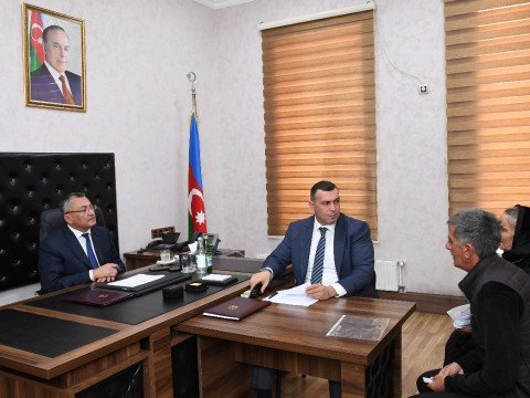 Komitə sədri vətəndaşların müraciətini dinlədi - FOTOLAR