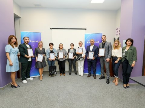 Azercell qalib jurnalistləri mükafatlandırdı