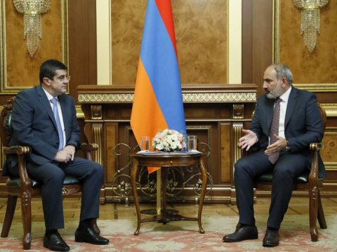 Arayik Paşinyanın qəbuluna düşə bilmir