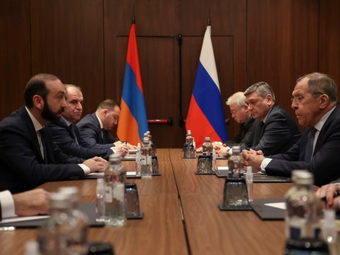 Ermənistan və Rusiya XİN başçıları görüşüb