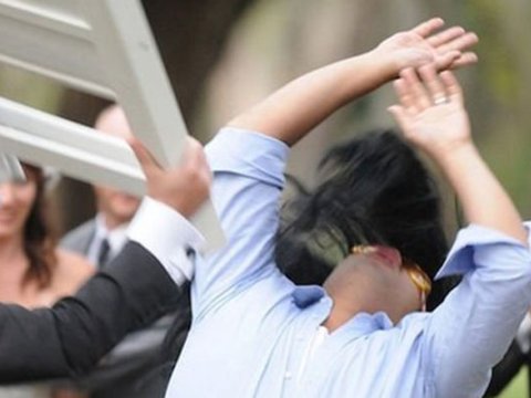 Kürdəmirdə müğənnini DÖYDÜLƏR