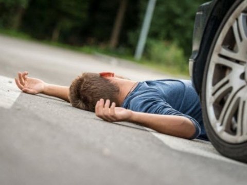 Bakıda 27 məktəblini maşın vurub