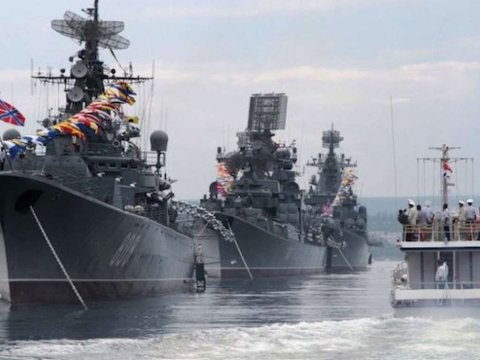 Rusiya Qara dənizdə gəmilərinin sayını artırıb