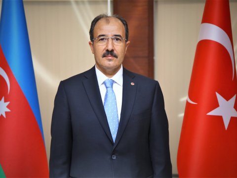 Türkiyə səfiri şəhidləri anmaq üçün Gəncəyə getdi
