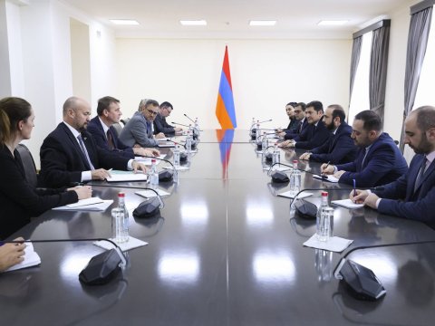 Mirzoyan sərhəd missiyasının nümayəndələri ilə görüşdü