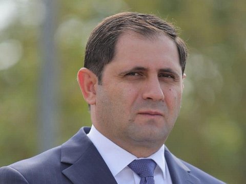 Erməni nazir Hindistana silah almağa getdi
