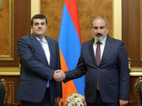 Arayik Paşinyanla görüşün təfərrüatını açıqladı: “Bakı ilə özümüz danışmalıyıq”