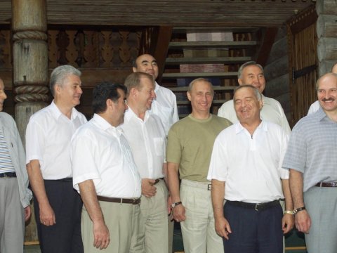 Bir şəklin tarixçəsi: Putinin “qalstuksuz sammit”inə getməyən İKİ PREZİDENT